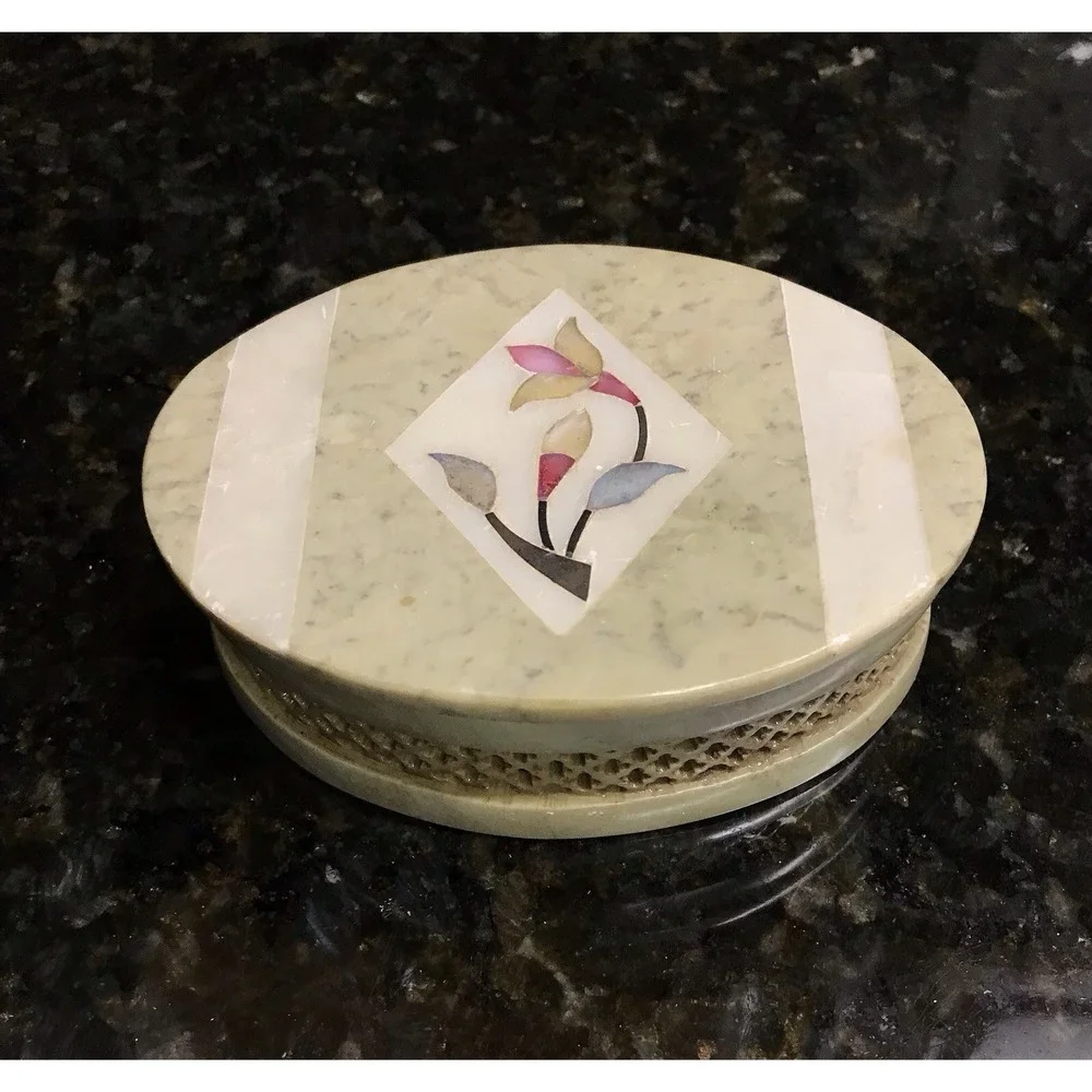 Soapstone Trinket‎ Box Jewelry Inlaid Mother of Pearl Vintage Hand Carved Oval